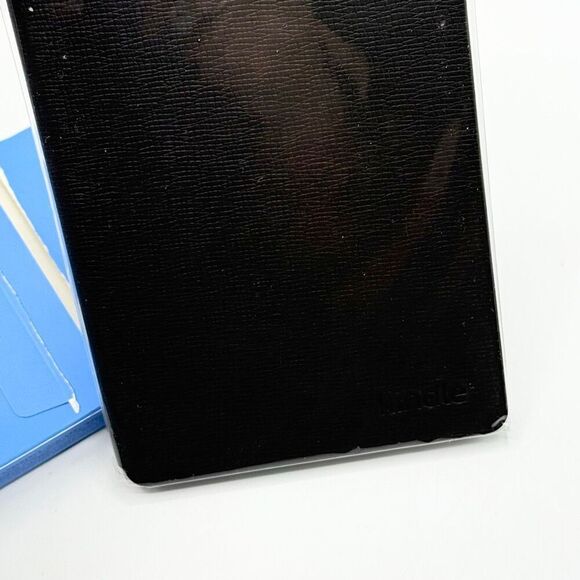 Amazon’s Kindle Paperwhite Leather Cover 11th Generation 53-026782 - Black - Picture 4 of 6